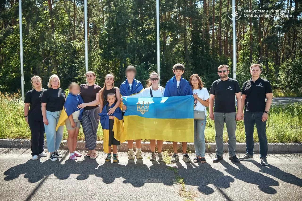 Ukraine returns four children from the Russian occupied territories with the support of Melania Trump